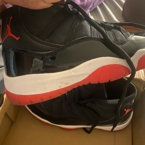 Size 7 Jordan 11. Worn once. I normally wear a 5 1/2 in boys and 71/2 In women.